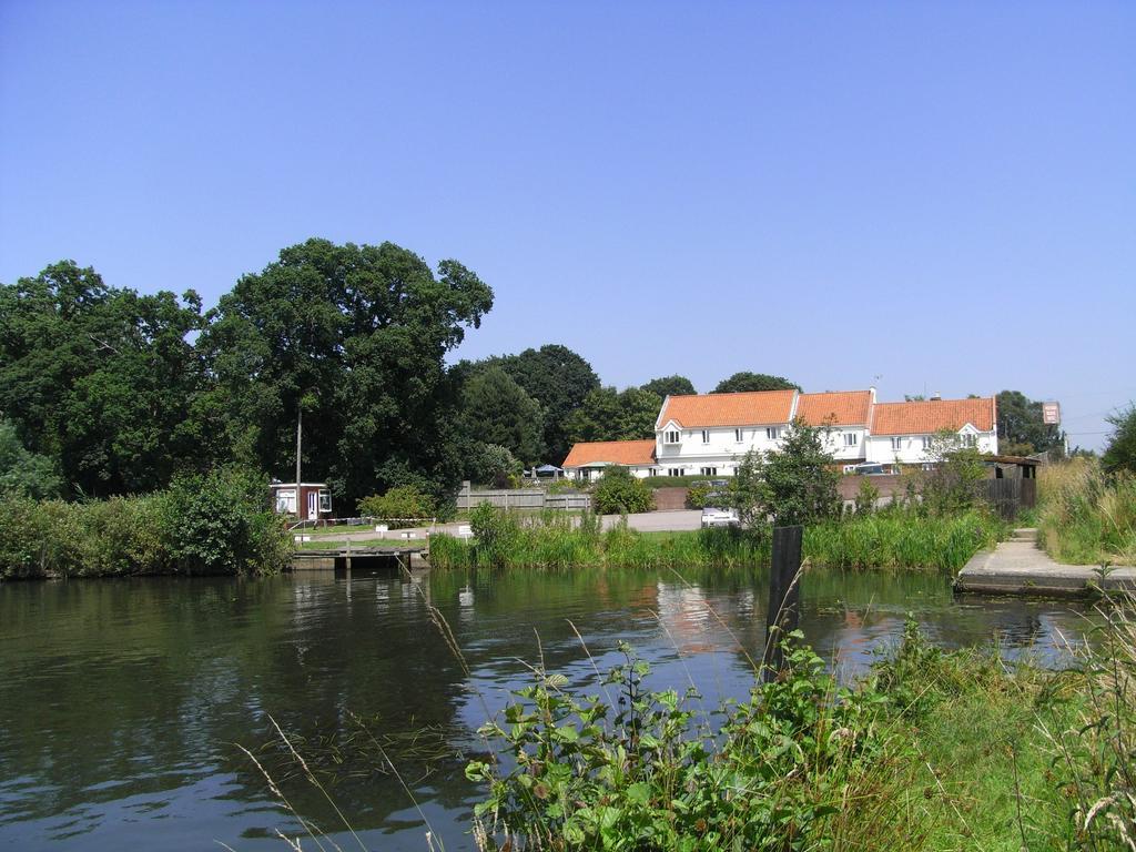 Wayford Bridge Inn Hotel Stalham Exterior foto